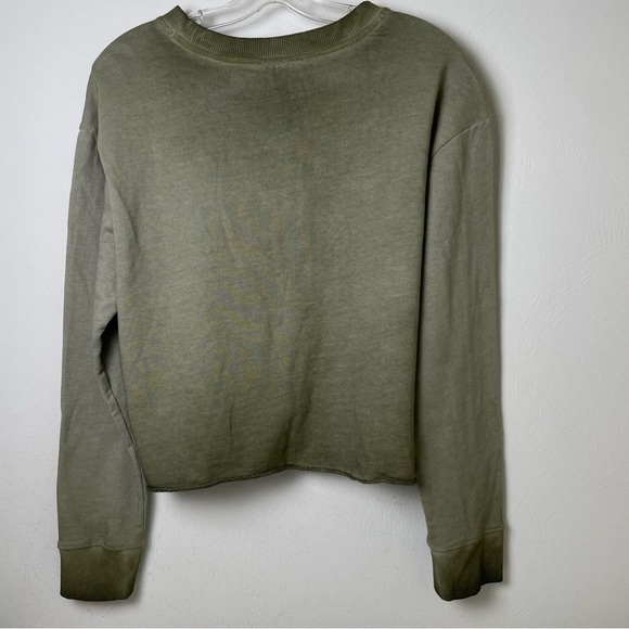 DKNY Cropped Ombré Distressed Raw Hem Pullover Sweatshirt Top Army Green NWT M - Picture 2 of 16